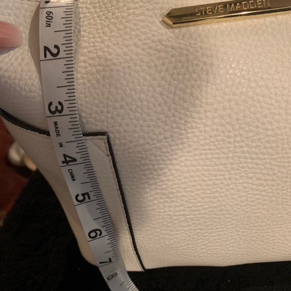 New Designer Steve Madden White Cream Pebbled Leather bag w/gold tone ha… - Picture 13 of 15